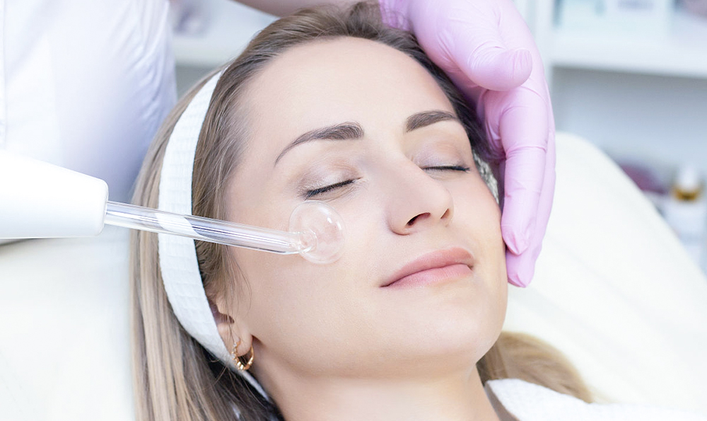 祛痘印去醫(yī)院好還是美容院好