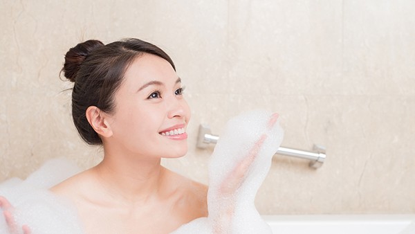貪婪睡覺是合理的！雌激素使女性早睡